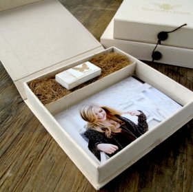 KAVA COMBO 4 X 6 (PRINTS + USB) BOX - ENGRAVING INCLUDED KAVA COMBO 4 X 6 (PRINTS + USB) BOX - ENGRAVING INCLUDED